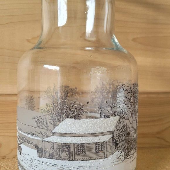 Anchor hocking Christmas glass carafe with Snowy scenery White and gray village - Picture 15 of 15